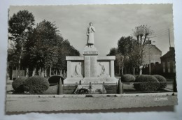 D 80 - Rosieres En Santerre - Le Monument Aux Morts - Rosieres En Santerre