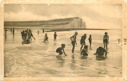 2 X Cpa 76 CRIEL PLAGE. Baignade à Marée Basse Et Descente à La Mer Par La Trouée De La Corde Animation - Criel Sur Mer