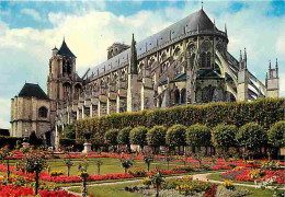 18 - Bourges - La Cathédrale Saint Etienne - Les Jardins De L'hôtel De Ville - Fleurs - Carte Neuve - CPM - Voir Scans R - Bourges