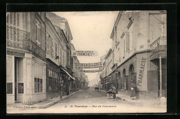 CPA Tonneins, Rue Du Commerce, Patisserie & Pharmacie  - Tonneins