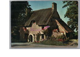 La Luxuriante Normandie - Une Maison Normande Au Toit De Chaume En Pierre - Basse-Normandie