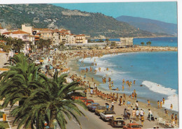 Menton - La Plage, Le Bastion, Au Fond L'Italie - Menton