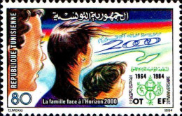 Tunisie (Rep) Poste N** Yv:1019 Mi:1082 La Famille Face à L'horizon 2000 - Tunisie (1956-...)