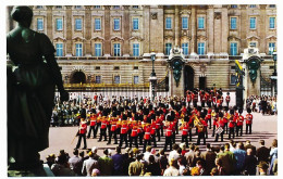 CPSM 9 X 14 Grande Bretagne Angleterre (136) LONDON Londres  Buckingham Palace  Défilé De La Garde Royale* - Autres & Non Classés