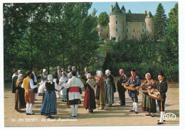 CPSM / CPM 10.5 X 15 Indre à PONT-CHRETIEN, Le Groupe Folklorique "Les Tréteaux Du Pont" Devant Le Château - Sonstige & Ohne Zuordnung