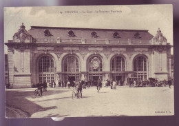 10 - TROYES - GARE  - ANIMEE - AUTOMOBILE -  - Troyes