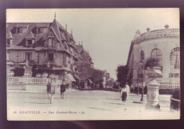 14 - DEAUVILLE - RUE GONTANT BIRON - ANIMEE - AUTOMOBILE -  - Deauville