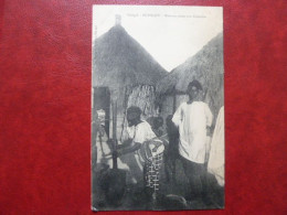 F23 - Sénégal - Rufisque - Madame Pilant Du Couscous - 1910 - Timbrée Au Verso - Sénégal