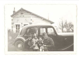 Photo Automobile Citroën Traction, Famille, Soldat - Automobili