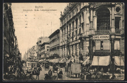 AK Berlin, Friedrichstrasse, Ansicht Mit Café Kerkau, Autobus U. Kutschen  - Mitte