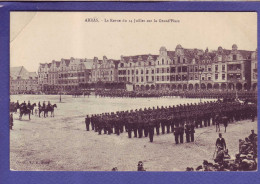 62 - ARRAS - REVUE Du 14 JUILLET - GRAND'PLACE - ANIMÉE - - Arras