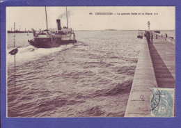 50 - CHERBOURG - GRANDE JETEE Et La DIGUE - ANIMEE -BATEAUX -  - Cherbourg