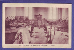 83 - TOULON - 5ém DEPOT - UNE CHAMBRÉE - LA SIESTE - ANIMÉE - - Toulon