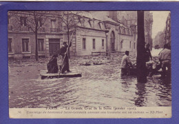 75 - INONDATION 1910 - PARIS 6éme - CONCIERGE DU BOULEVARD SAINT GERMAIN - SUR UN RADEAU -  - Inondations De 1910