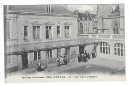 CPA COLLEGE DE JEUNES FILLES D'ARRAS, LA COUR D'ENTREE, PAS DE CALAIS 62 - Arras