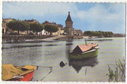 (33) 132, Libourne, La Cigogne 33 243 17, Les Quais Et La Tour De L'Horloge, état ! - Libourne