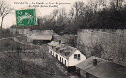 4V4Sb   80 Doullens Citadelle Ecole De Préservation La Ferme Bastion Dauphin - Doullens