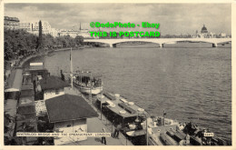 R455174 Waterloo Bridge And The Embankment. London. 22475. Salmon. 1958 - Sonstige & Ohne Zuordnung
