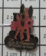 912e Pin's Pins / Beau Et Rare / MUSIQUE / DANSEURS DISCOTHEQUE LE MANOIR ST JULIEN DE CONCELLES - Musik