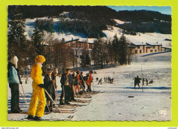 39 LAMOURA La Combe Du Lac Septmoncel Skieuses Skieurs Beau Plan En 1974 - Septmoncel