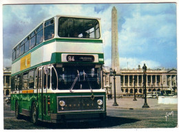 Paris Place De La Concorde Et L'un Des Autobus Berliet  à Impérial ( En Gros Plan , Timbrée En 1969 - Piazze