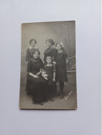 Ancienne Carte Photo Année 1900 Femmes Mere Enfants Filles A Identifier - Da Identificare