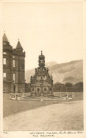 Scotland Edinburgh Holyrood Palace Fountain - Midlothian/ Edinburgh