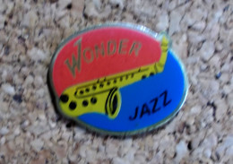 Pin's - Wonder - Jazz - Saxophone - Música