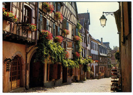 RIQUEWIHR - Les Vieilles Maisons Fleuries De La Grand'rue - Riquewihr