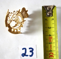 C23 Militaria - Insigne Artillerie Belge - Collection - Armée - - Army