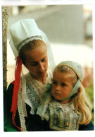 CP Jeune Maman En Costume Traditionnel  PLOUGASTEL DAOULAS - Plougastel-Daoulas