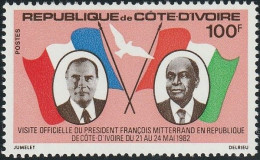 THEMATIC  FLAGS:  PORTRAITS OF PRESIDENTS MITTERRAND AND BOIGNY AND FLAGS OF THE TWO STATES   -  COTE D'IVOIRE - Timbres