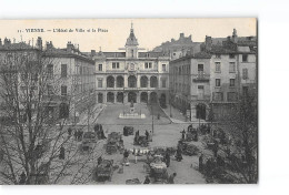 VIENNE - L'Hôtel De Ville Et La Place - Très Bon état - Vienne