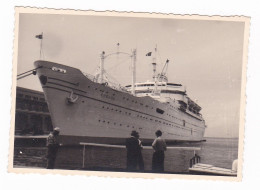 NAVE - MOTO NAVE " EUROPA " -  FOTOGRAFIA - DATA TRIESTE 1956 - Barcos