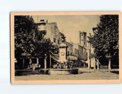 MILLAU : Place De L'Hôtel De Ville Et Le Beffroi - état - Millau