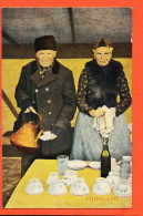 05089 ● Man En Vrouw Van Traditionele FRIESLAND-klederdracht 1910s Nederland Niederlande Pays-Bas Nederlands  - Autres & Non Classés
