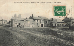 Neuvisy * Entrée Du Village Venant De Faissault * Villageois - Autres & Non Classés