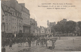 CPA GUINGAMP PLACE DU CENTRE LA FONTAINE - Guingamp