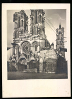 Photo  Vue De Laon, Deutsche Des Soldats Vor Der Kathedrale, 1.WK  - Oorlog, Militair