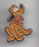 Pin's Pluto Le Chien Réf 2072 - Disney