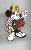 Pin's Minnie Faisant Du Tennis Réf 5594 - Disney