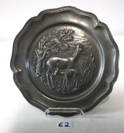 E2 Assiette Souvenir - Etain - Scène Animalière - Estaño