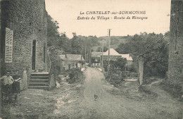 Le Chatelet Sur Sormonne * Entrée Du Village , Route De Rimogne * Enfants Villageois Châtelet - Autres & Non Classés