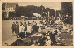 Postcard France Lourdes Benediction Des Malades - Lourdes