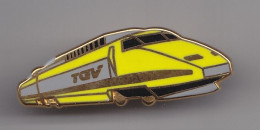 Pin's TGV Jaune Réf 6750 - TGV