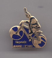 Pin's Cyclisme Vélo VTT Trophée Jeanne D' Arc  Réf 8041 - Wielrennen