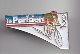 Pin's Vélo Cyclisme Le Parisien 92  Réf 6552 - Ciclismo