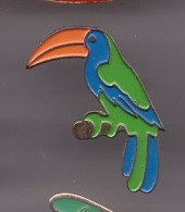 Pin's Toucan Réf 966 - Animaux
