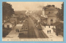 F0128  CPA  FONTAINEBLEAU-AVON   Intérieur De La Gare Vue Du Pont Du Chemin De Fer - Trains   ++++++++++++++++ - Fontainebleau