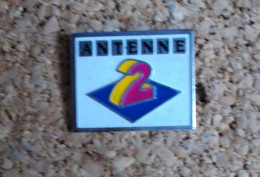 Pin's - Antenne 2 - Mass Media